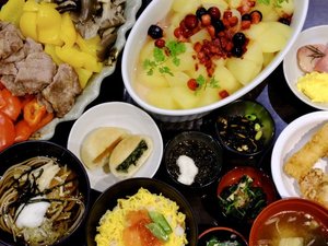 ■【朝食】味めぐり横丁〜ご当地逸品と彩り朝食〜