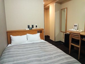 ◆カップルでの宿泊で便利なセミダブルルーム(約12u)です。お二人仲良くお休み頂けます♪