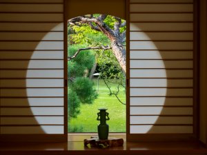 【離れ・松風】街の喧噪とかけ離れた別世界で季節のうつろいを愛でながら、ゆったりお過ごしいただけます