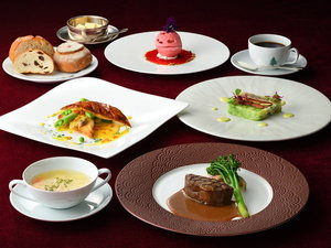 ご夕食 フランス料理ディナーコース(一例) メインダイニングルーム ソルビエ