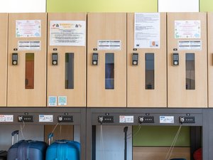 荷物預かりロッカー(チェックイン・チェックアウト当日のみお預かり可能)