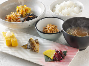 一日のスタートであるご朝食。洋朝食のメニューに、京都ならではのオリジナルメニューで1日に彩を。