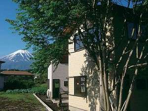 【山梨県の貸別荘・コテージ・ログハウス・コンドミニアム】貸別荘 ルピナス河口湖