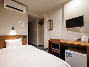 2024年9月にリニューアルしたスーペリアバス付シングルルーム室内