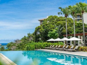 �C���t�B�j�e�B�v�[���^4�`11���@�X����C�ւƊJ���ꂽ��i�A��l�̂��߂̊y�����ے�����������B