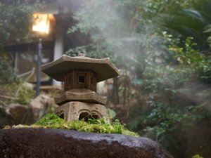 湯河原の自然を感じられる中庭。