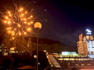 Fl̂قɊӂ߂āuٓƎ̊}łグԉ΁vԂ̂݁AԌAV󎞓~