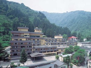 当館は関越道 湯沢ICから約10分という好立地の場所にございます