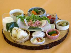 ���H�͂����n�O�����I���ǂ��΂́u�ߐ{�̓��ٓ��v��Ƃ��Ă����������ƕ]���ł��I����A����E�E�E