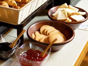 朝食