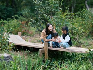 敷地内のビオトープ。自然のメダカやホタルが生息しています。