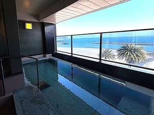 本館3階貸切露天風呂ぐんじょうの湯「初島」海側