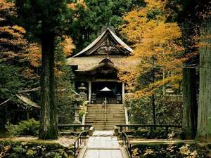 秋の光前寺本堂