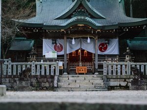 湯泉神社