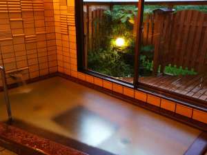 浴場の一例(午後と翌朝で、男女入れ替わります)