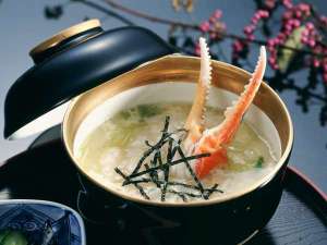 お腹はち切れそうでも〆は、かにの身たっぷりのぞうすい!