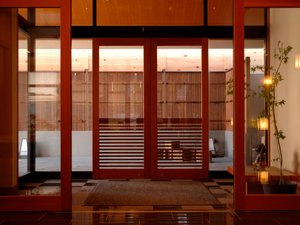 �G���g�����X