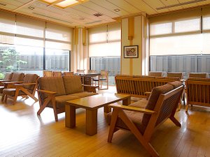 ���E���W