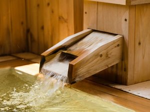�u�����̓��v�Ɩ��������������̓V�R����ŁA����������