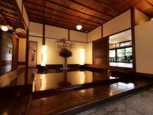 �y�G���g�����X�z