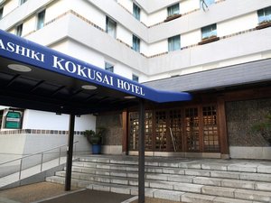 ホテル玄関
