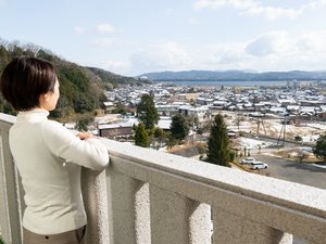 高台に建つ当館からは天橋立が一望