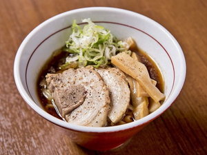 【ブラックラーメン】富山を代表する味をご堪能ください。