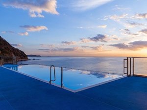 【プール|インフィニティプール】※屋外プールの為、夏期のみ