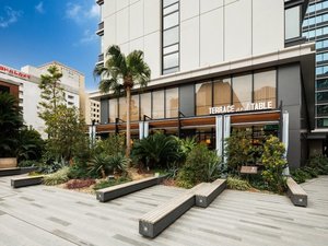Terrace and Table(2階 レストラン)外観