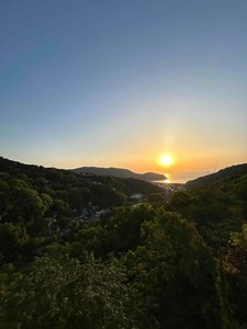 客室から見た宇佐美湾に上る朝日です♪※夏の間のみ見える絶景です。初日の出は見えません。