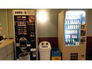 自販機牛乳、ペットボトル各種、缶ビールと各種取り揃えています。