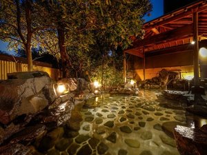 満天の星空を眺めながら浸かる美人の湯