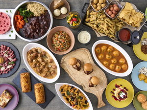 4/1�` Dinner Buffet Image