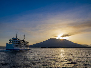 ダイヤモンド桜島 写真協力:鹿児島市