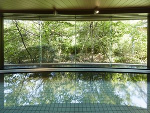 大浴場は朝6時半から夜12時迄利用できます。