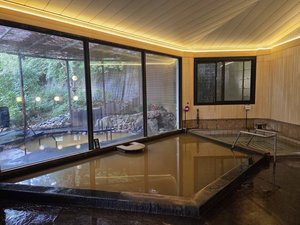 宙の源泉エリア 大浴場 藤むらさき