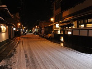 冬の温泉街