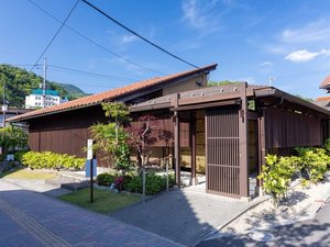貸切露天風呂「檜の湯」「槙の湯」