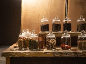 薬膳BAR◆数十種類もの薬膳をご用意しております