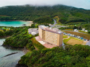 三宇田浜を望む高台に立つ、東横イン初のリゾート型ホテル