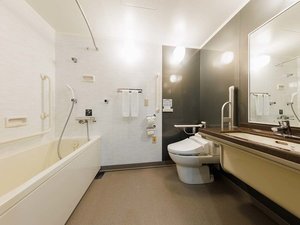 【風呂】デラックスツイン / レジデンシャルstyle・ユニバーサル対応のユニットバスをご用意しております。