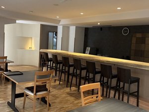 �V�������܂�ς�����㎿�ȐH�����B�����݂̂��铔��ɕ�܂�A��؂Ȑl�ƌ�炤�ЂƂƂ����B