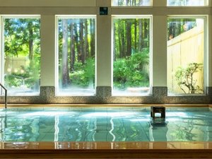 神鍋山から湧き出る源泉100%が自慢です。高アルカリで美肌の湯とも称されています。