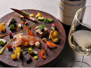 メインダイニング「OTTO SETTE」