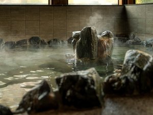 【男性大浴場】心身ともにリラックスできる「ぬる湯」