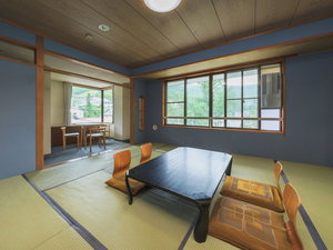 【和室角部屋46u・12.5畳・定員6名】各階の角部屋に位置し、蔵王の景色を漫喫するバス付きの和室