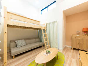 �y������:�����s�i�����w���ӁE�V�_���Ӂj�zTRIP POD TAKASAGO B