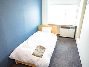・【シングルルーム】室内にシャワー・トイレ完備!お一人様専用のコンパクトな洋室です