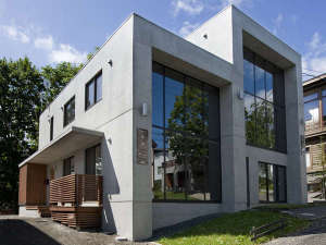 �y�k�C��:�j�Z�R�E���X�c�z�j�Z�R�Z���g���� �R���N���[�g