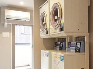 【コインランドリー設置】コインランドリーがある為、長期滞在も可能♪